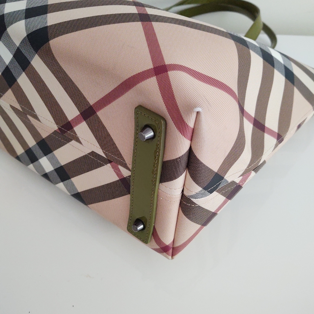 Burberry Nickie Nova Check Large Tote - Picture 9 of 15